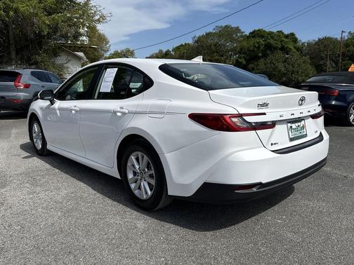 Ice Cap 2025 Toyota Camry LE