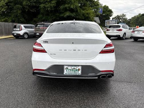 2022 Genesis G70 2.0T RWD