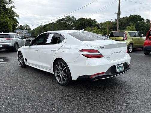 2022 Genesis G70 2.0T RWD
