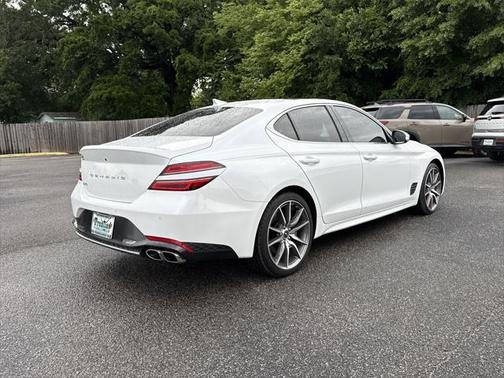 2022 Genesis G70 2.0T RWD