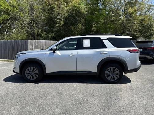 2024 Nissan Pathfinder SV 4WD