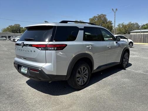 2024 Nissan Pathfinder SV 4WD