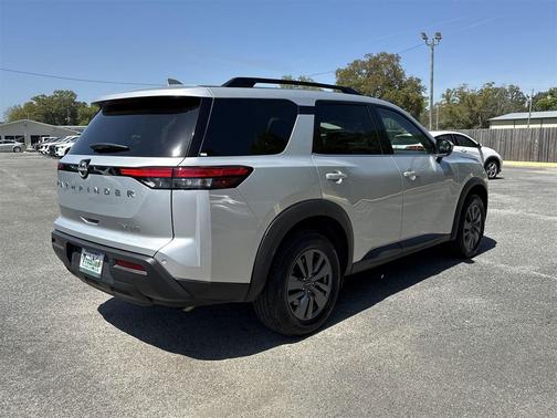 2024 Nissan Pathfinder SV 4WD
