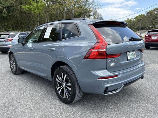 Thunder Grey Metallic 2024 Volvo XC60 B5 Core Dark Theme