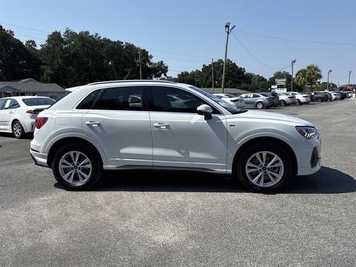 2024 Audi Q3 Premium 45 TFSI S line quattro Tiptronic
