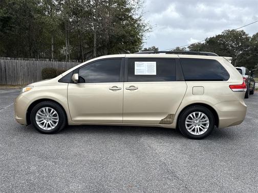 2012 Toyota Sienna XLE