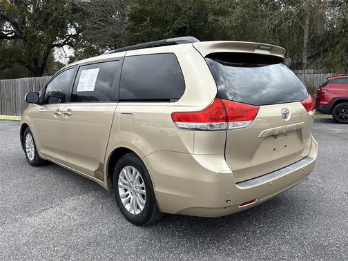 2012 Toyota Sienna XLE