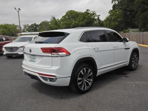 Photo 5 of 35 of 2021 Volkswagen Atlas Cross Sport 3.6L V6 SEL R-Line