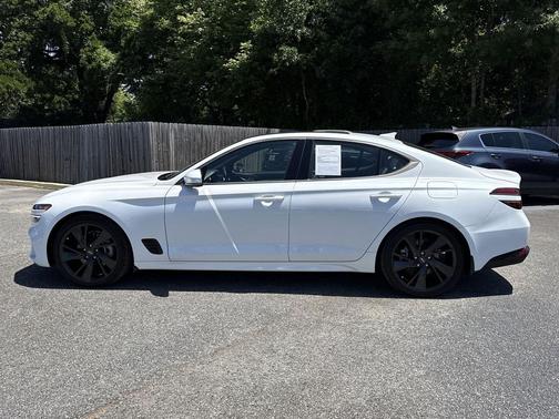 Uyuni White 2023 Genesis G70 2.0T RWD
