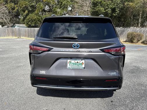 2023 Toyota Sienna Platinum 7 Passenger