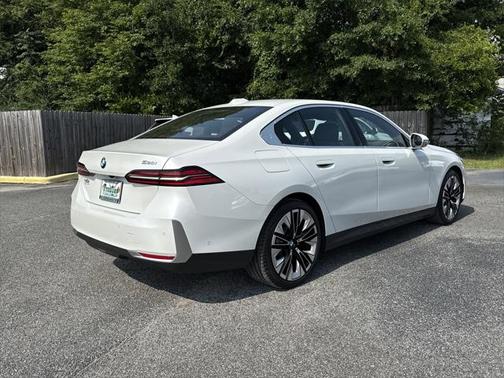 2024 BMW 530 i