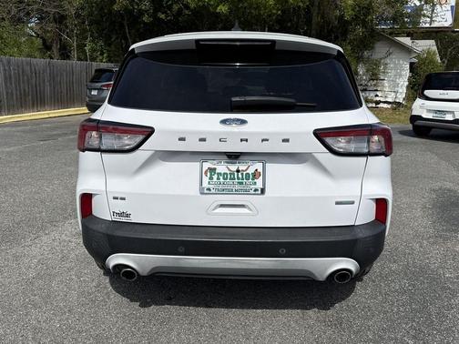 Oxford White 2020 Ford Escape SE