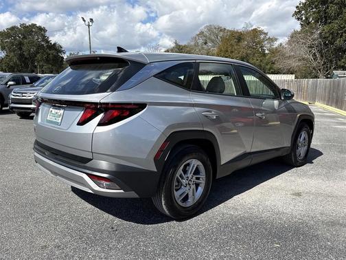 2025 Hyundai TUCSON SE