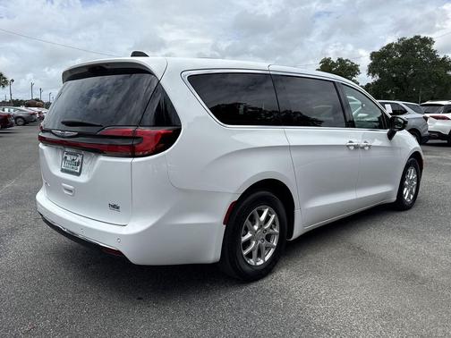 Bright White Clearcoat 2025 Chrysler Pacifica L