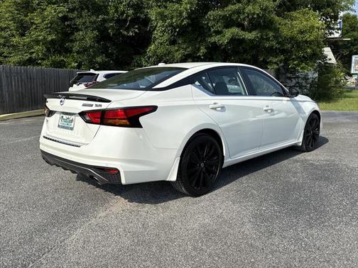 2022 Nissan Altima SR FWD