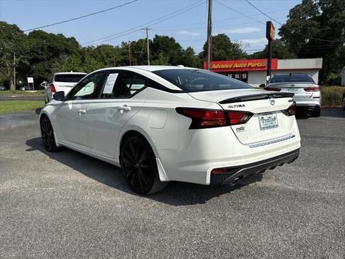 2022 Nissan Altima SR FWD