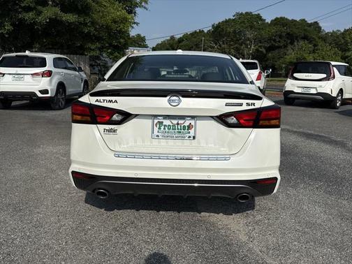 2022 Nissan Altima SR FWD