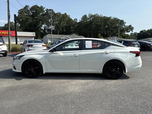 2022 Nissan Altima SR FWD