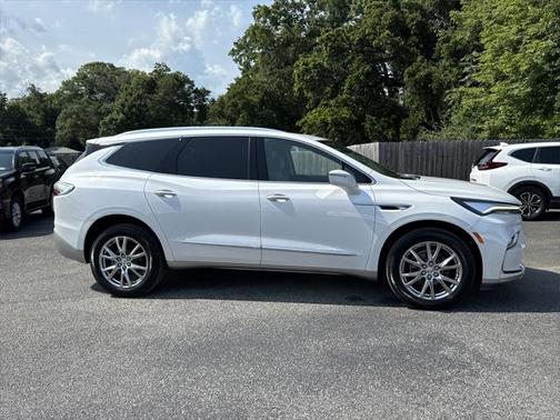 2023 Buick Enclave Essence FWD