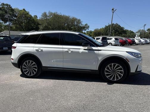 Pristine White Metallic Tri-Coat 2023 Lincoln Corsair Reserve