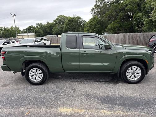 Tactical Green Metallic 2022 Nissan Frontier SV