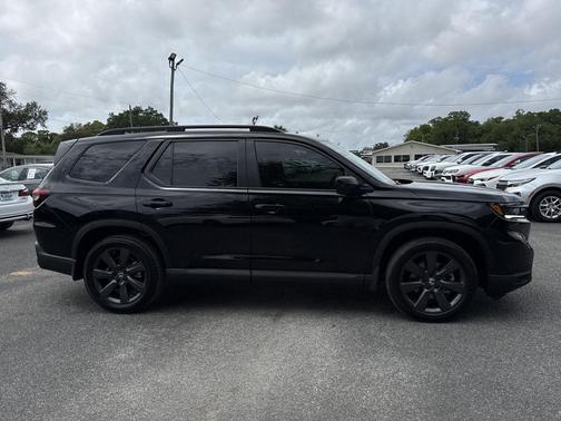 Crystal Black Pearl 2025 Honda Pilot Sport