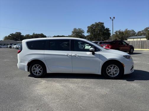2023 Chrysler Pacifica Touring