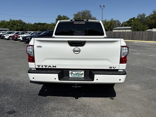 2023 Nissan Titan SV