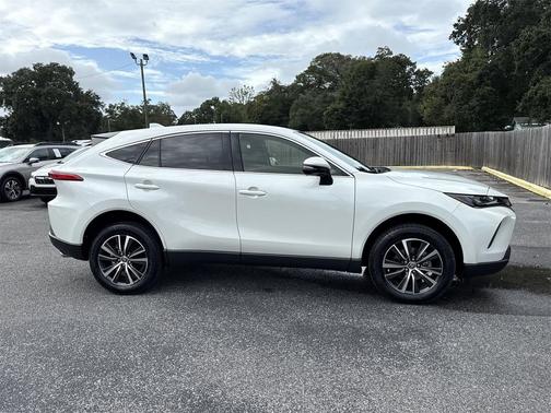 2022 Toyota Venza LE