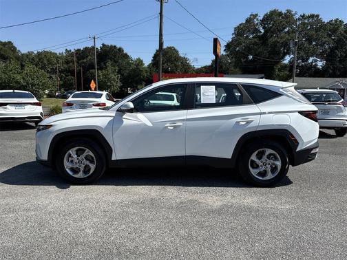 2022 Hyundai TUCSON SE