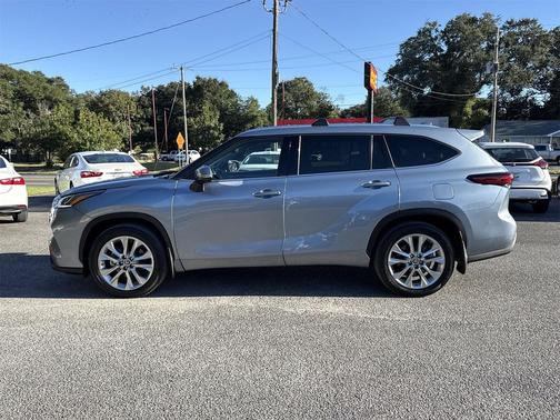 2022 Toyota Highlander Limited