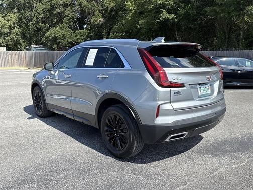 2024 Cadillac XT4 Premium Luxury