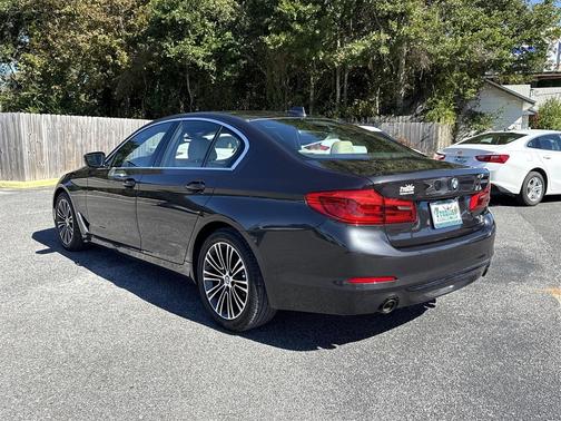 2019 BMW 530 530i