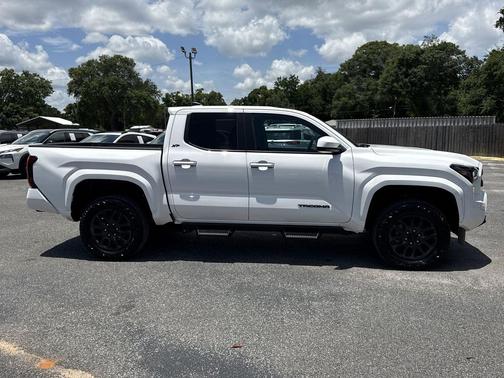 Ice Cap 2024 Toyota Tacoma SR5
