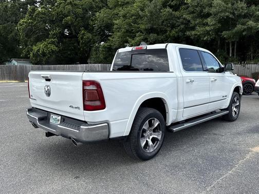 Ivory White Tri-Coat Pearlcoat 2019 RAM 1500 Laramie