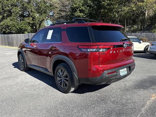 2022 Nissan Pathfinder SV 2WD