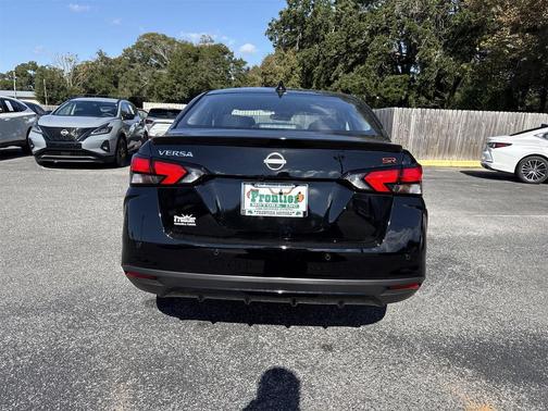 2025 Nissan Versa 1.6 S