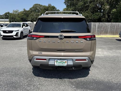 2023 Nissan Pathfinder Platinum FWD
