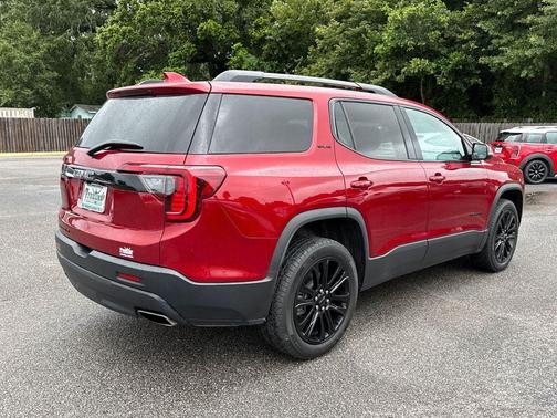 Volcanic Red Tintcoat 2023 GMC Acadia FWD SLE