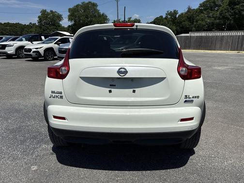 Glacier Pearl 2012 Nissan Juke SL
