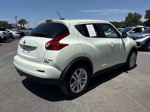 Glacier Pearl 2012 Nissan Juke SL