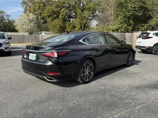 2022 Lexus ES 350 Base
