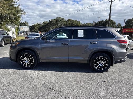 2018 Toyota Highlander SE