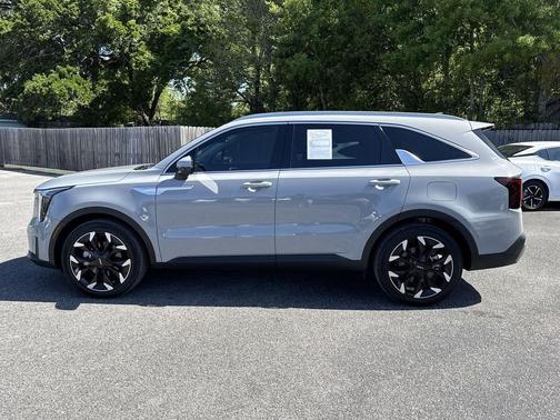 Wolf Gray 2024 Kia Sorento SX