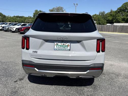Wolf Gray 2024 Kia Sorento SX