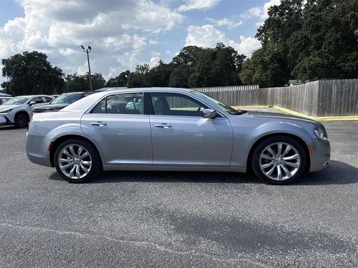 2018 Chrysler 300 Limited