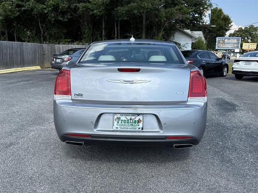 2018 Chrysler 300 Limited
