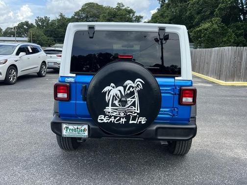 2021 Jeep Wrangler Islander 4X4