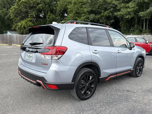 Ice Silver Metallic 2023 Subaru Forester Base