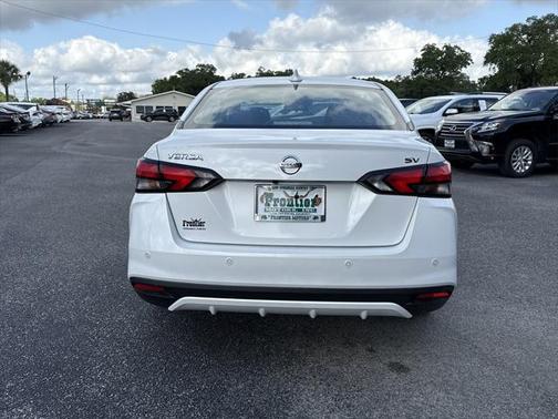 2022 Nissan Versa 1.6 SV